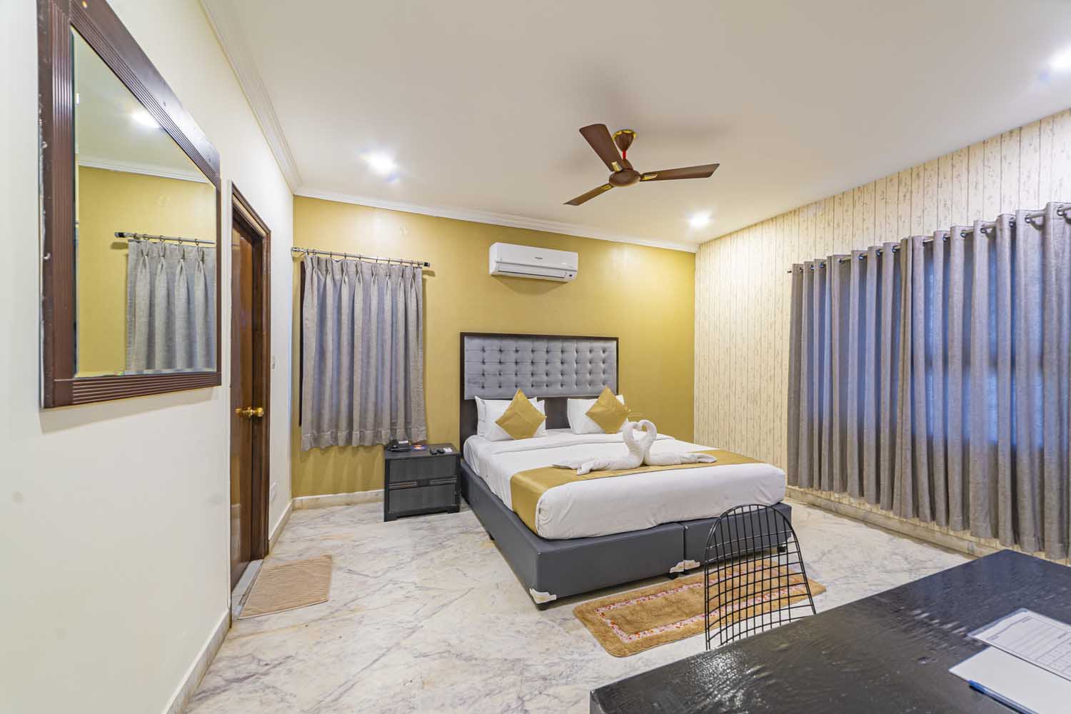 3 BHK Suite thumbnail 15