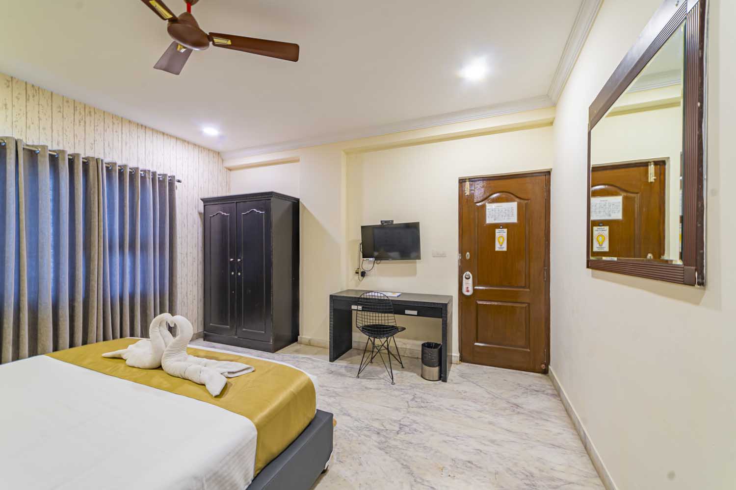 3 BHK Suite thumbnail 13