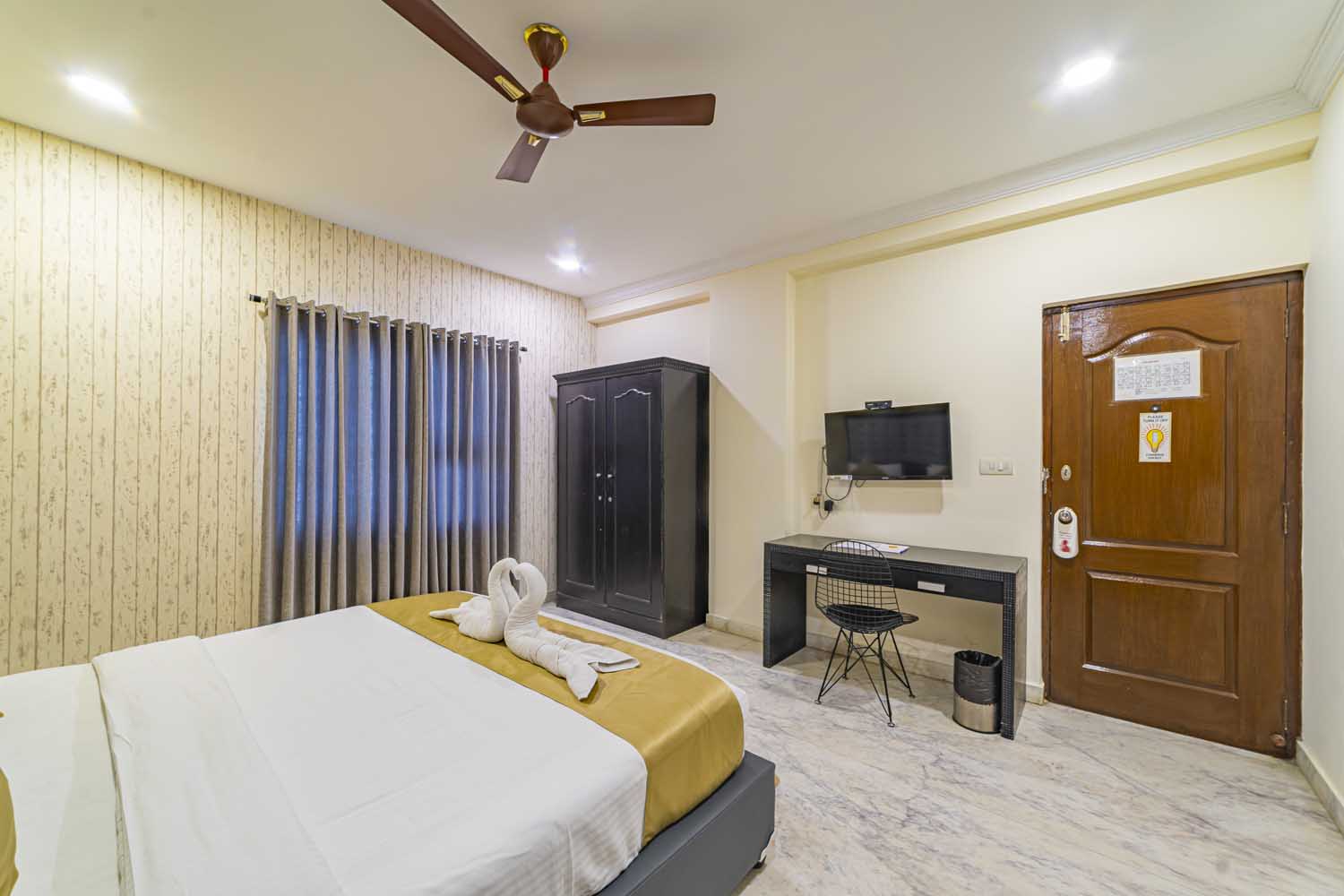 3 BHK Suite thumbnail 12