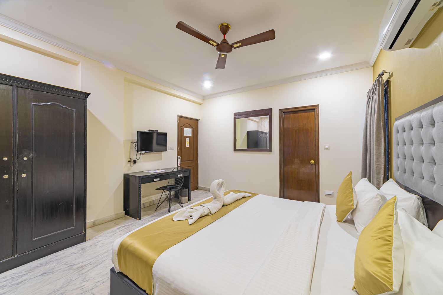 3 BHK Suite thumbnail 9