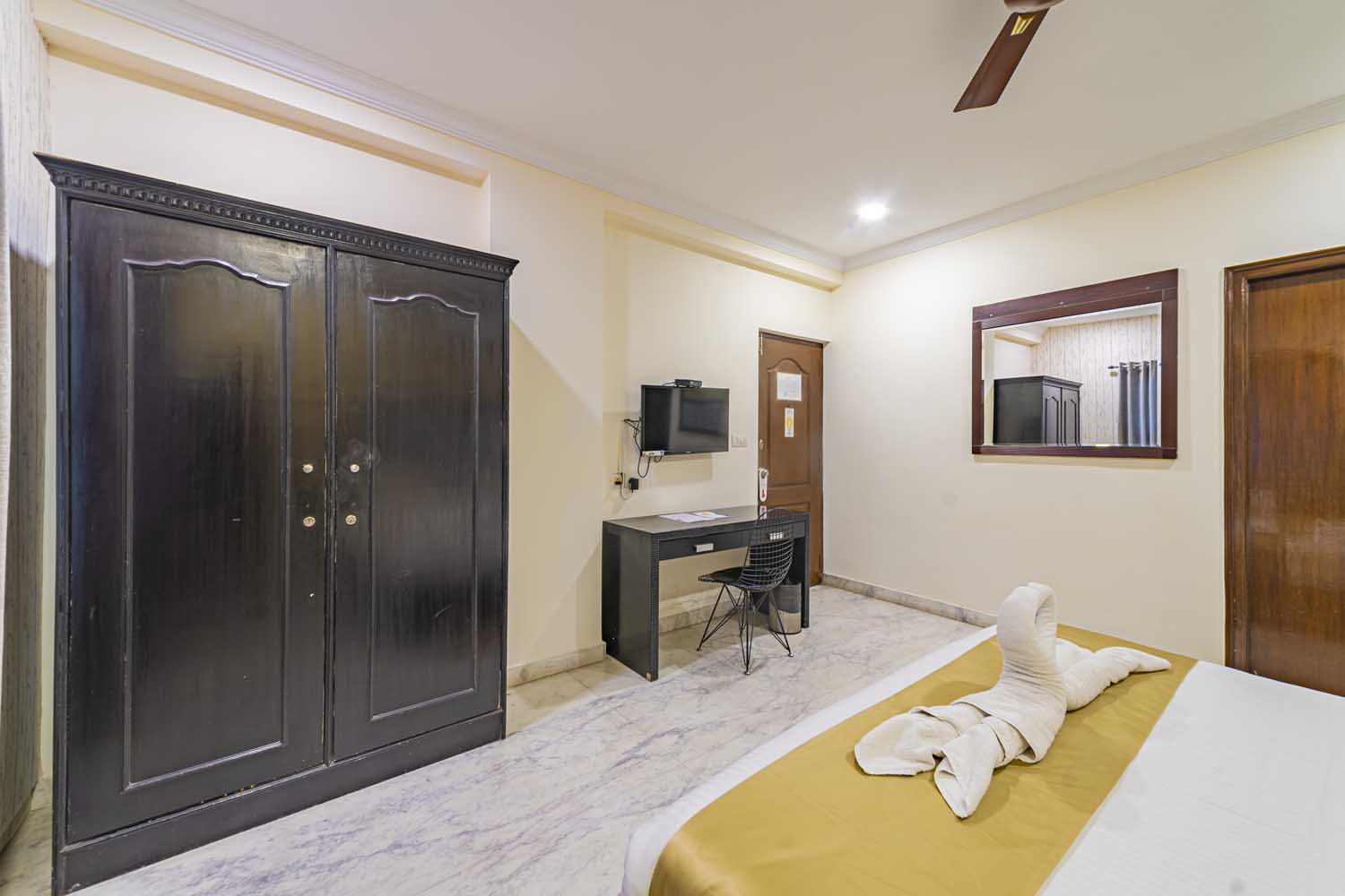 3 BHK Suite thumbnail 8