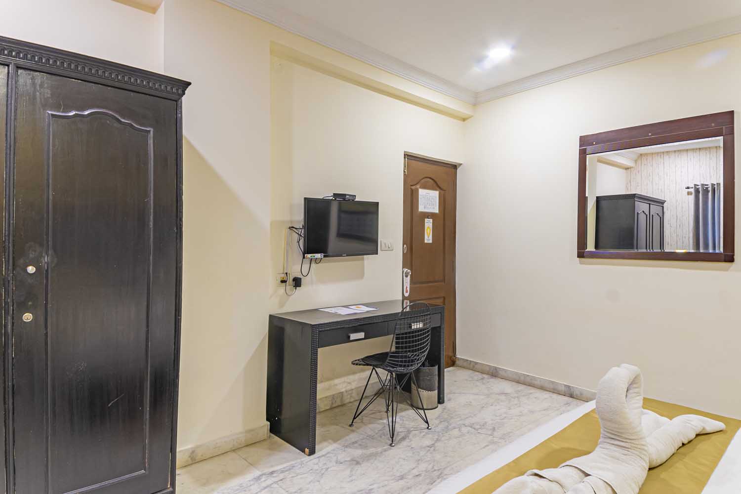3 BHK Suite thumbnail 7