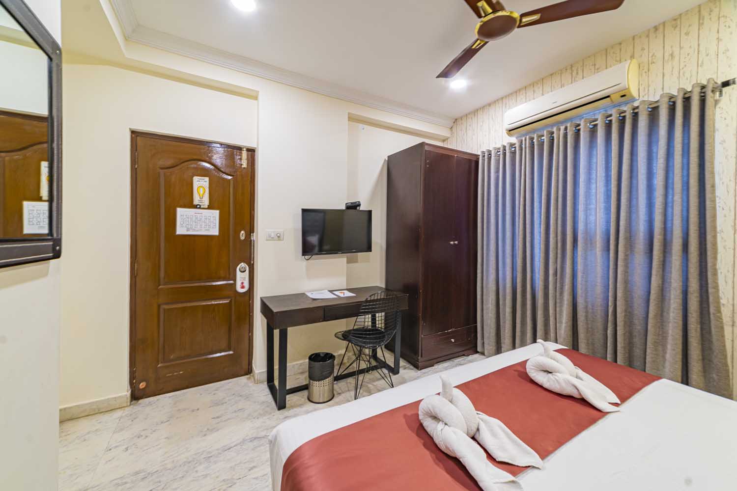 Standard Room thumbnail 5