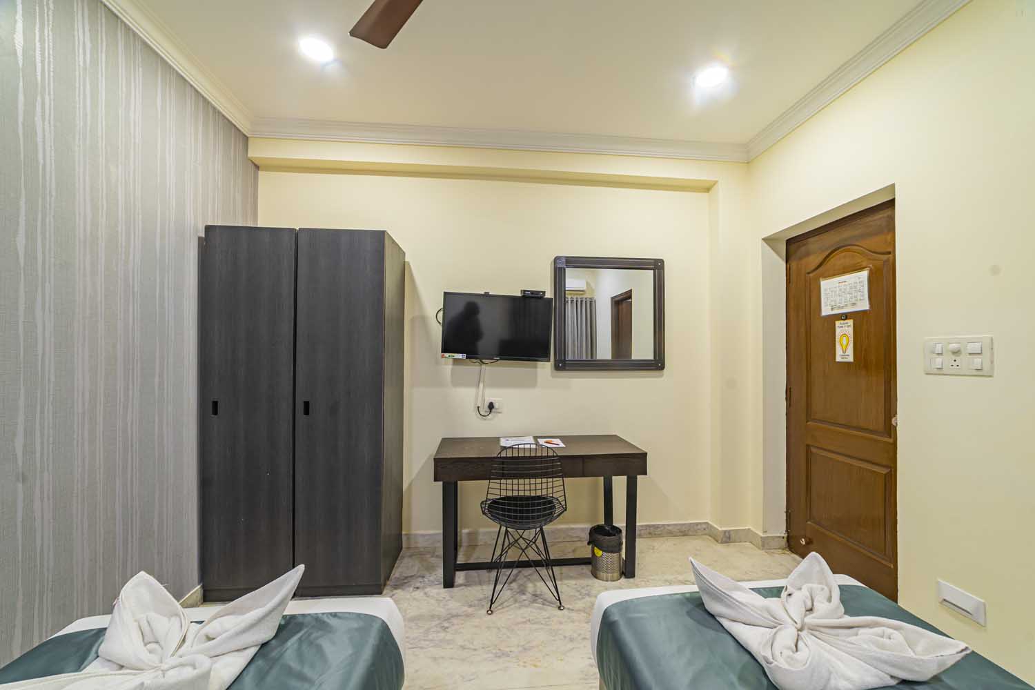 2 BHK Suite thumbnail 13