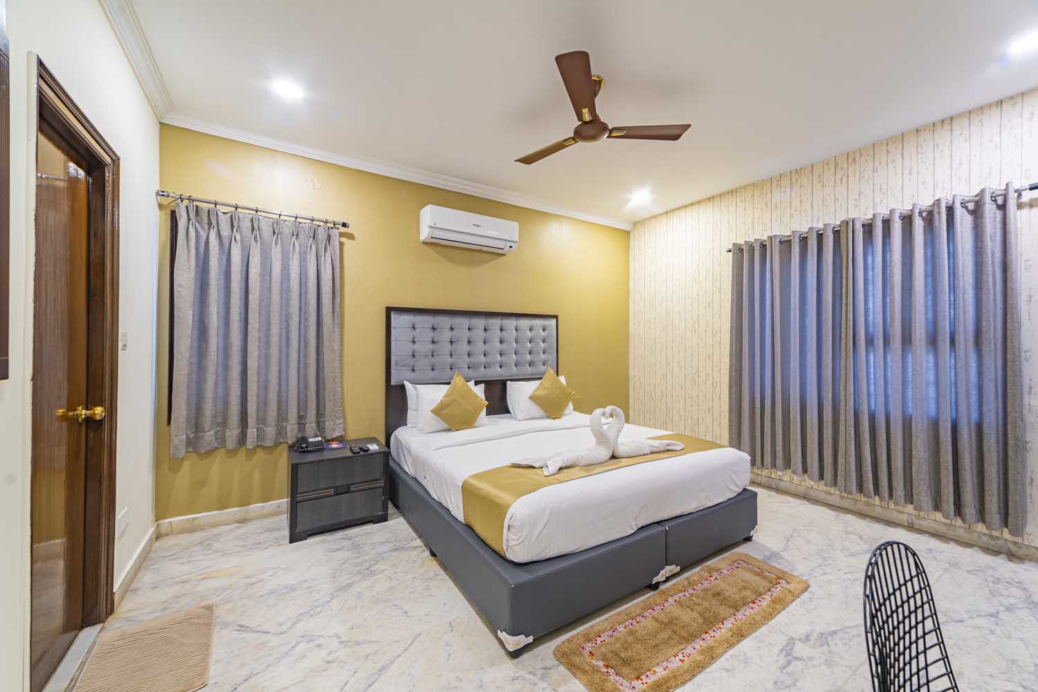 3 BHK Suite thumbnail 11
